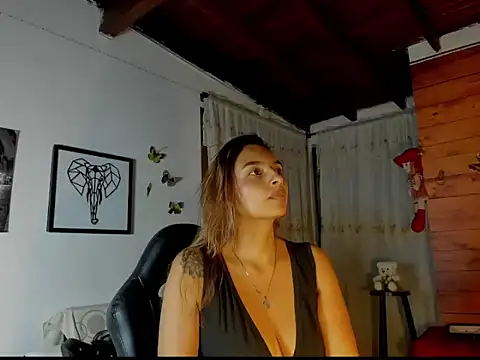 mykaelahoney online show from February 12, 4:51 am