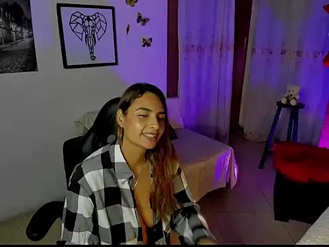 mykaelahoney online show from February 24, 5:05 am