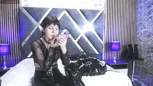 bellatrix25 online show from December 4, 8:29 pm