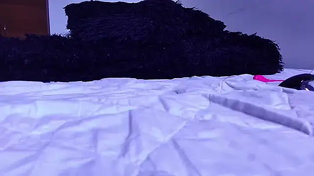 bellatrix25 online show from March 17, 9:55 pm