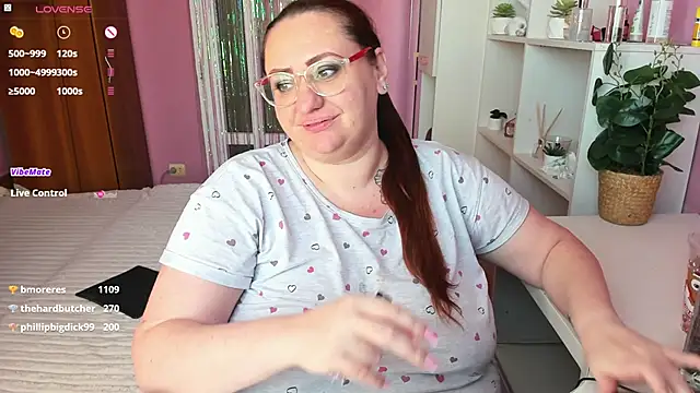 Snapshot of lovely_adelle chatting on March 7, 12:23 pm lovely adelle online show from March 7, 12:23 pm