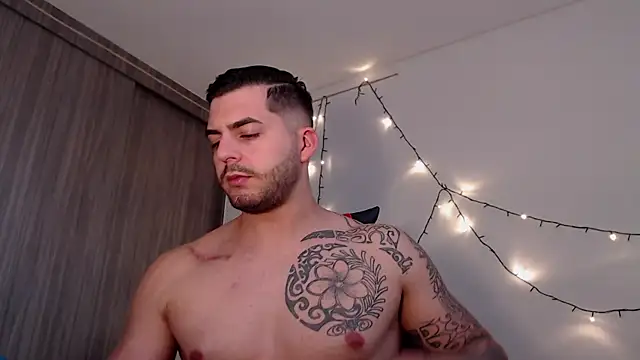 thomas gun online show from December 23, 3:33 pm