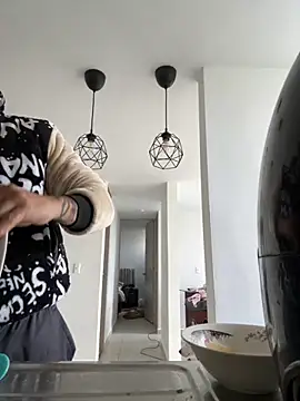 thomas gun online show from December 4, 4:05 pm