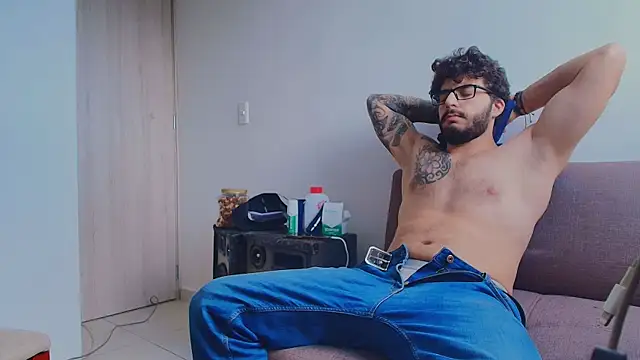 thomas gun online show from April 21, 7:17 pm