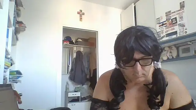 Snapshot of brindisiroby chatting on June 23, 7:39 am brindisiroby online show from June 23, 7:39 am
