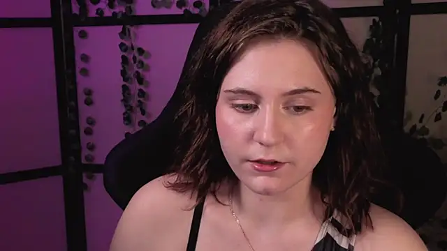 Snapshot of Diana_Flower chatting on May 22, 9:37 am Diana Flower online show from May 22, 9:37 am
