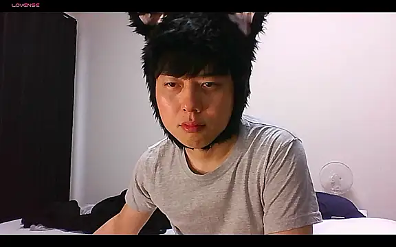 whitebriefboy online show from October 31, 3:29 am