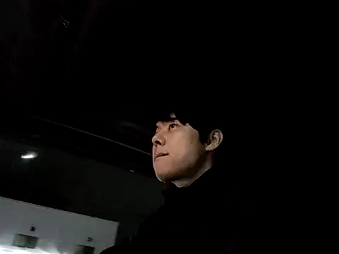 whitebriefboy online show from March 7, 3:53 pm