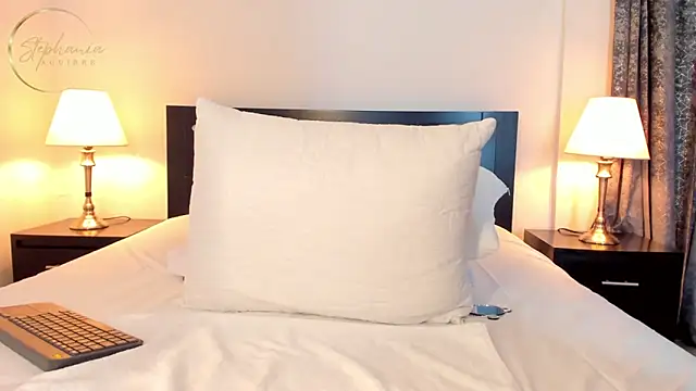 stephania aguirre online show from December 5, 9:50 am