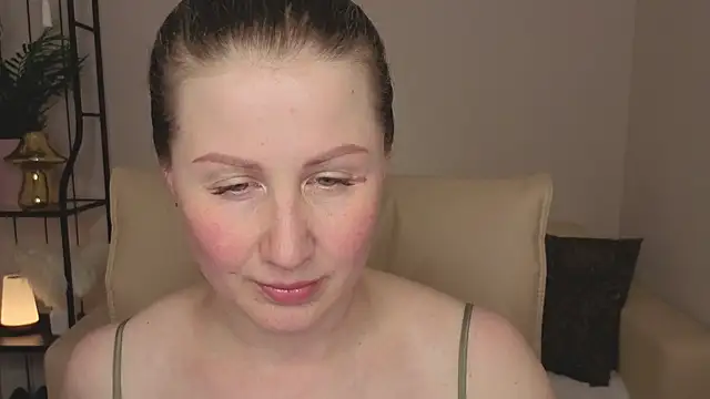 Snapshot of Helens_love chatting on June 7, 5:22 am Helens love online show from June 7, 5:22 am