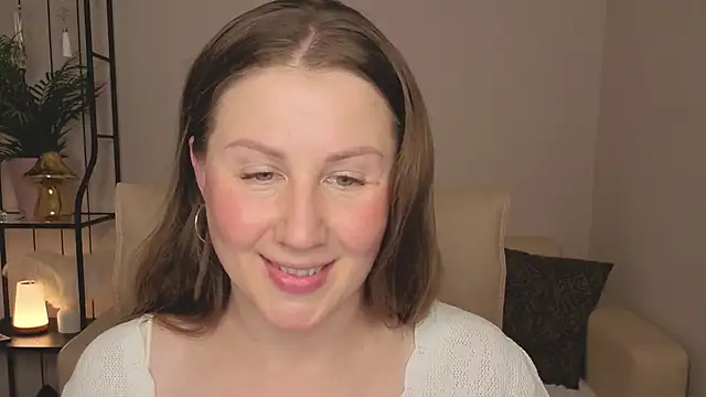 Snapshot of Helens_love chatting on June 17, 2:36 am Helens love online show from June 17, 2:36 am