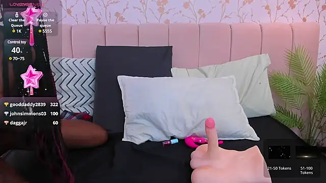 amber-hill online show from February 6, 10:10 pm