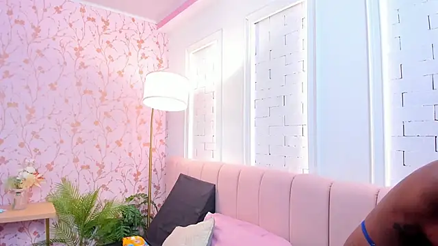 amber-hill online show from March 17, 7:48 pm