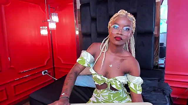 amber-hill online show from September 26, 5:06 pm