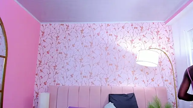 amber-hill online show from October 6, 7:11 pm