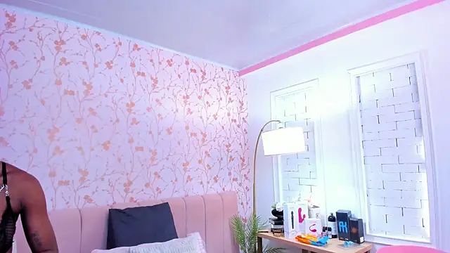 amber-hill online show from November 24, 7:02 pm