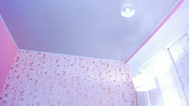 amber-hill online show from December 5, 7:10 pm