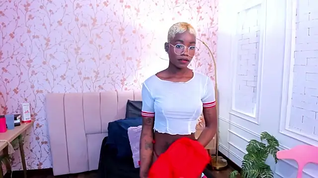 amber-hill online show from February 10, 7:07 pm