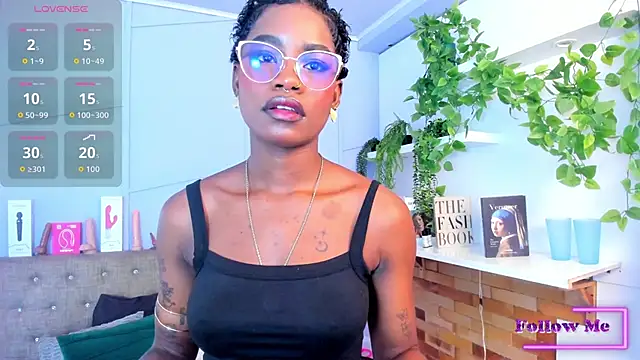 amber-hill online show from June 8, 12:05 pm