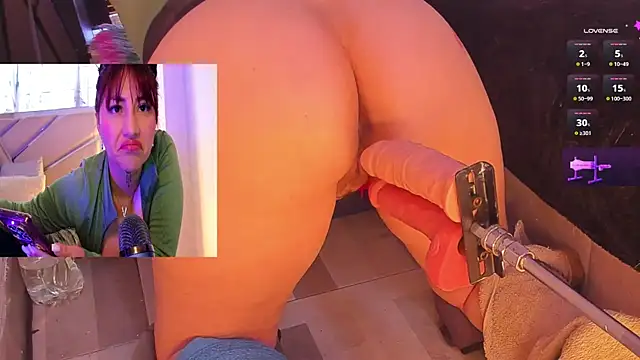 Snapshot of jolee__ chatting on November 30, 9:41 pm jolee online show from November 30, 9:41 pm