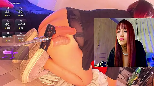 Snapshot of jolee__ chatting on December 14, 1:22 am jolee online show from December 14, 1:22 am