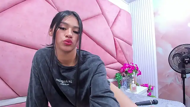 Mariana Prin online show from February 3, 6:40 am