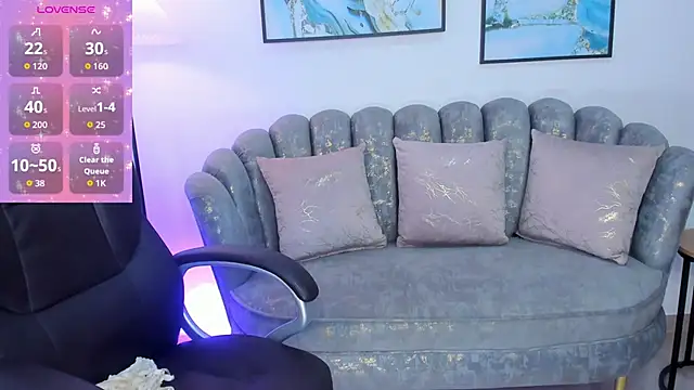 naomii campbell  online show from November 23, 5:35 pm