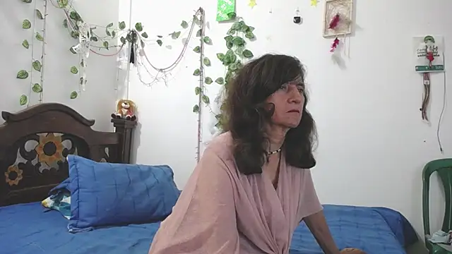 DominaLeona online show from April 18, 9:59 pm