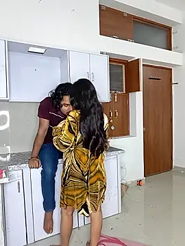 riya190 online show from April 5, 5:21 pm