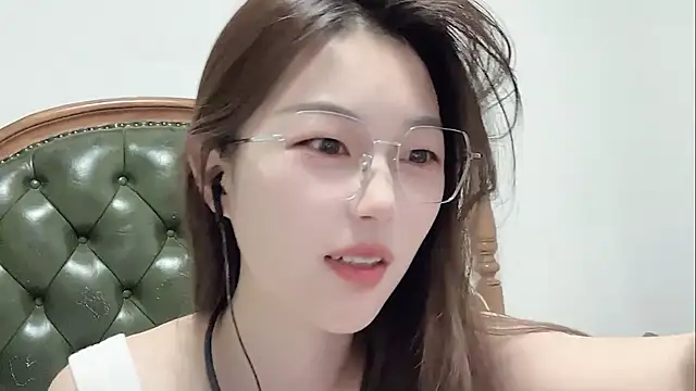 Sweet-Angel999 online show from April 29, 4:33 pm