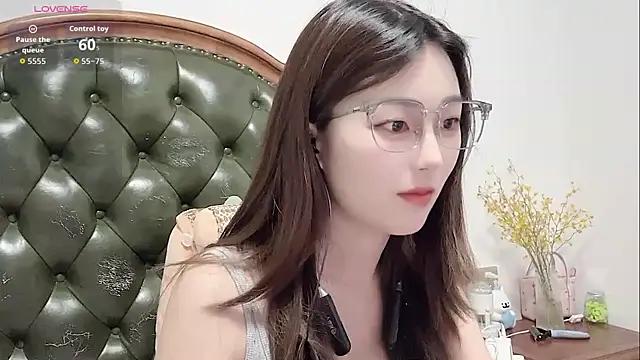 Snapshot of Sweet-Angel999 chatting on July 10, 2:52 pm Sweet-Angel999 online show from July 10, 2:52 pm