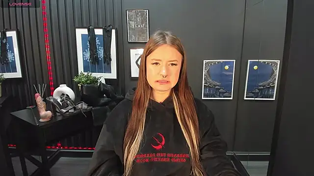 Snapshot of Lily_Moonlight chatting on January 9, 7:10 am Lily Moonlight online show from January 9, 7:10 am