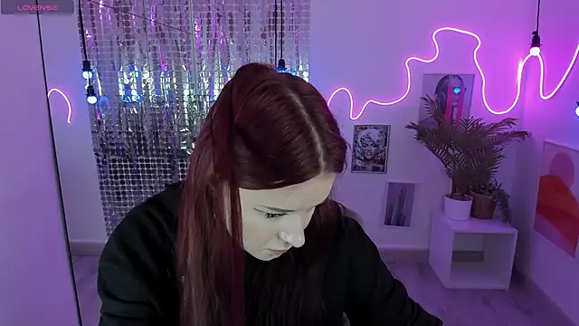 Snapshot of Lily_Moonlight chatting on September 21, 7:10 am Lily Moonlight online show from September 21, 7:10 am