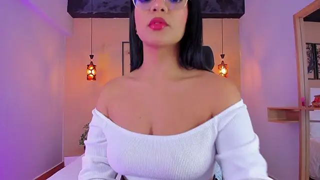 Snapshot of CamilleLynn chatting on January 27, 3:37 am CamilleLynn online show from January 27, 3:37 am