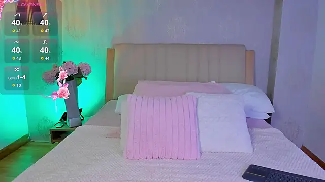 Snapshot of CamilleLynn chatting on September 11, 12:11 am CamilleLynn online show from September 11, 12:11 am