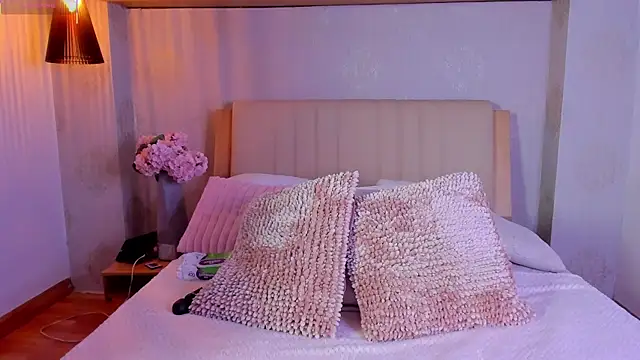 Snapshot of CamilleLynn chatting on November 7, 1:49 am CamilleLynn online show from November 7, 1:49 am