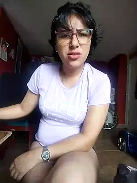 Snapshot of Im_Alma_ chatting on December 12, 2:55 pm Im Alma online show from December 12, 2:55 pm