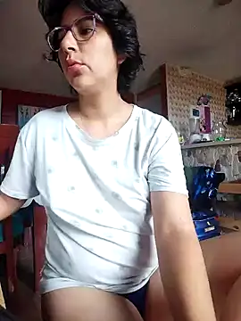 Snapshot of Im_Alma_ chatting on December 19, 2:35 pm Im Alma online show from December 19, 2:35 pm