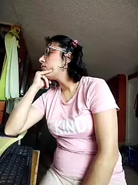 Snapshot of Im_Alma_ chatting on March 11, 1:01 pm Im Alma online show from March 11, 1:01 pm