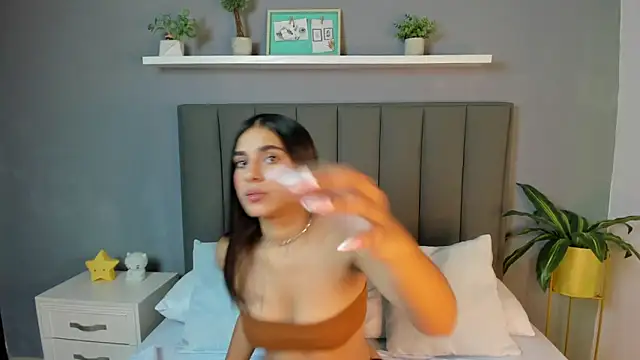 Snapshot of dalila30x chatting on December 27, 7:35 pm dalila30x online show from December 27, 7:35 pm