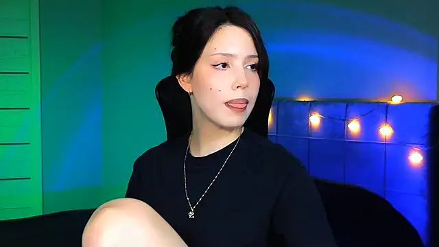 Stacy Gonzales  online show from February 1, 9:21 am