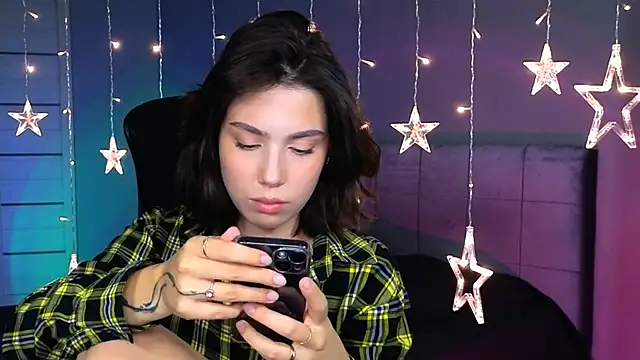 Stacy Gonzales  online show from October 18, 9:43 am