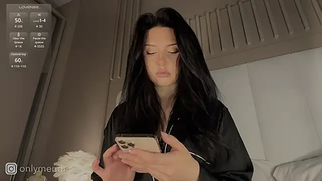 MENNDI online show from October 7, 8:33 am