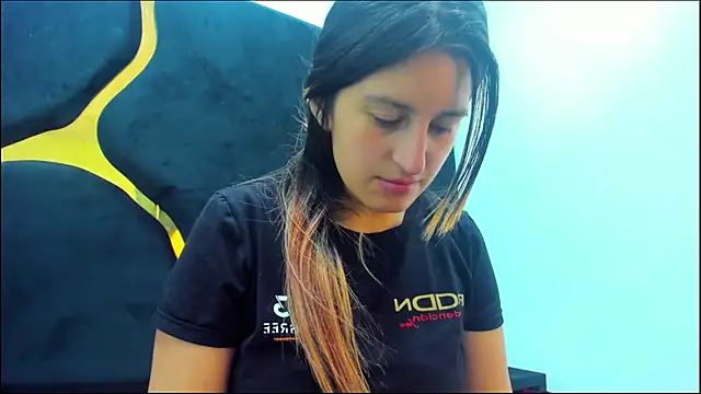 GiaRoussel online show from February 25, 1:39 pm