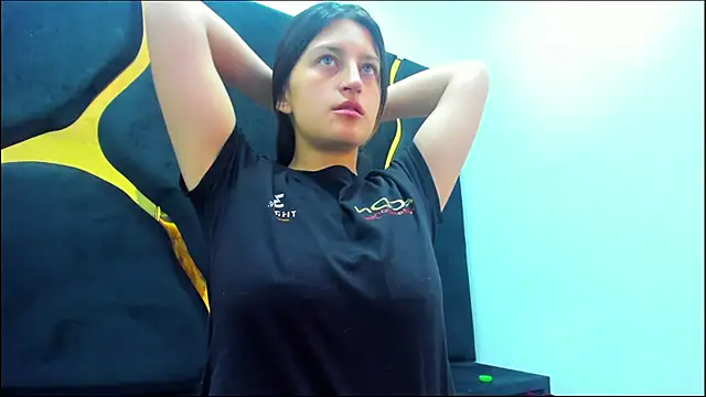 GiaRoussel online show from February 25, 4:42 pm