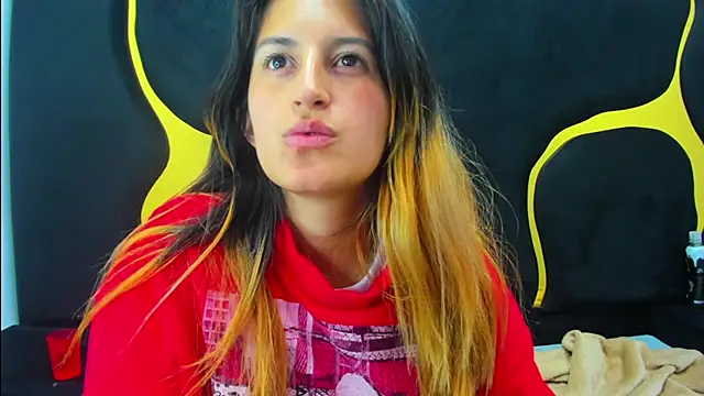 GiaRoussel online show from March 18, 6:48 pm