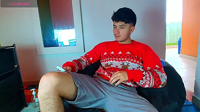 santyago taylor online show from December 4, 6:27 pm