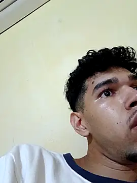 Snapshot of Juan_Carlos09 chatting on March 13, 6:47 pm Juan Carlos09 online show from March 13, 6:47 pm