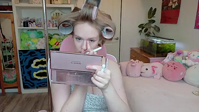 Daisy Dollxo online show from May 13, 9:44 pm