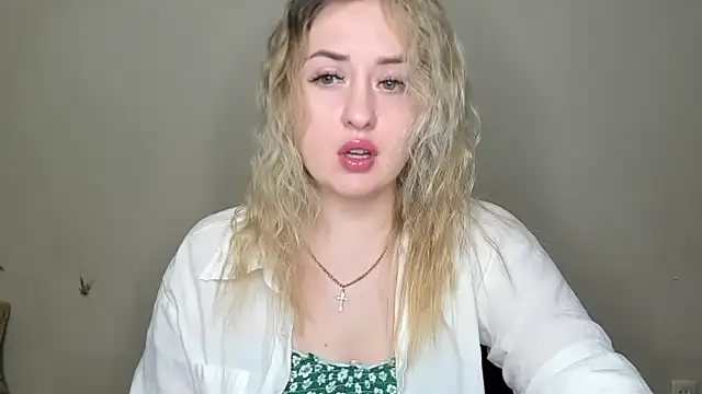 KennaJamess8 online show from February 1, 7:55 pm